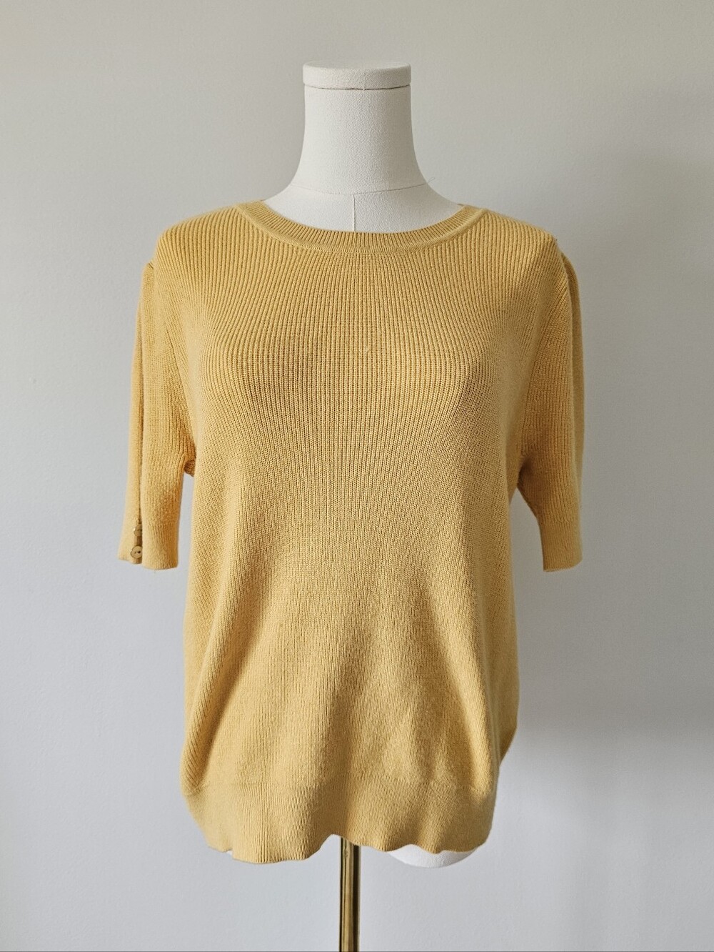Kathy Ireland L Lightweight Short Sleeve Knit Top in Mustard Yellow